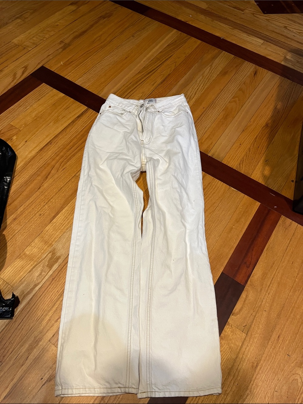 White High-Waist Wide Leg Jeans